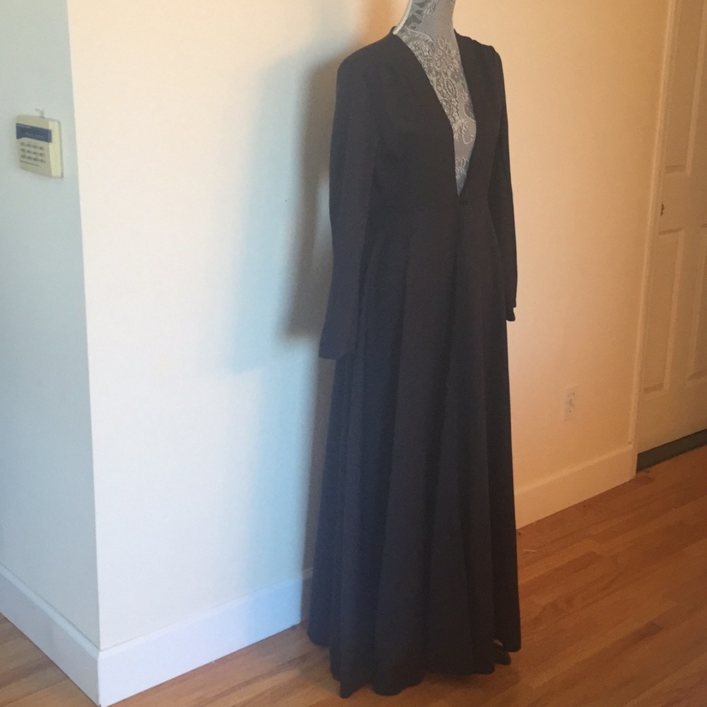 Black dress robe Sz small